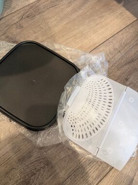 Tupperware Potato Smart Keeper lid and Black Module Mate lid - brand new